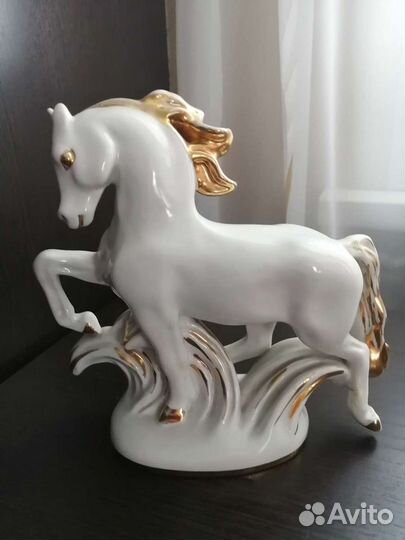 Статуэтка конь Огонь