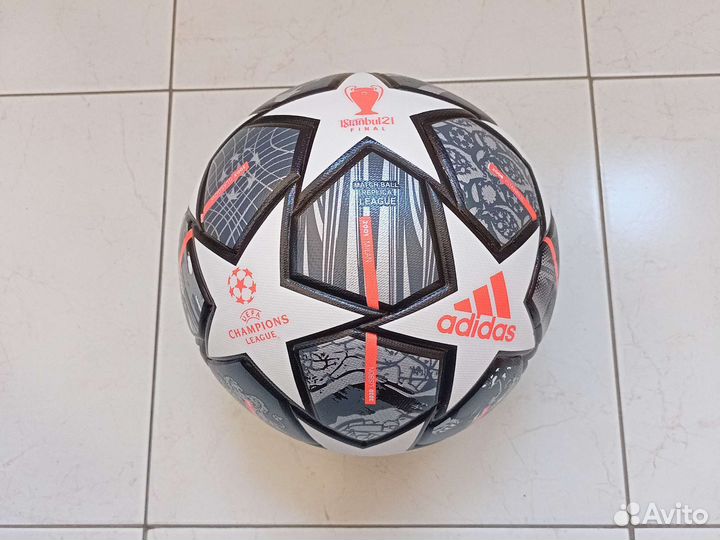 Футбольный мяч Adidas Лига Чемпионов 2021
