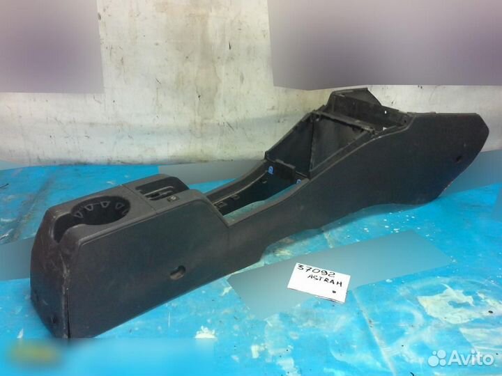 Консоль Opel Astra H Family 2004