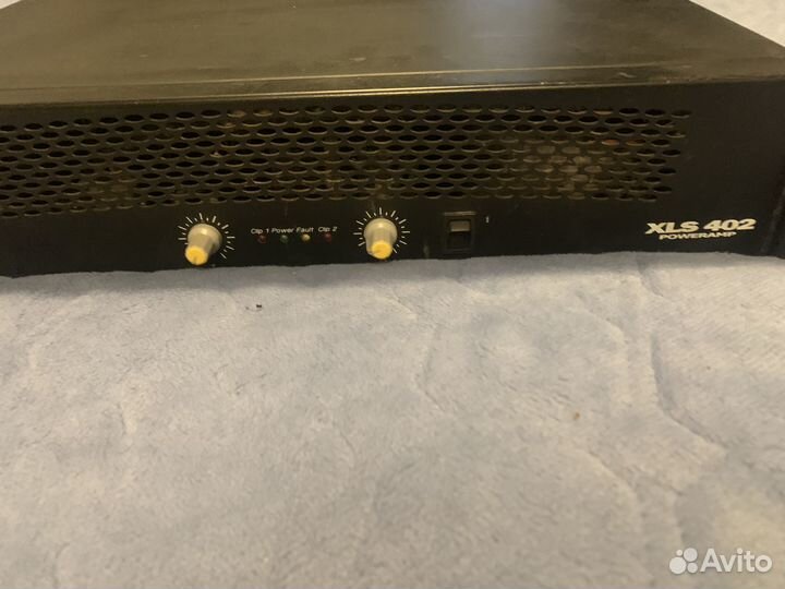 Усилитель Crown XLS402 оригинал 900 ватт