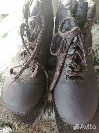 Лыжные ботинки классические