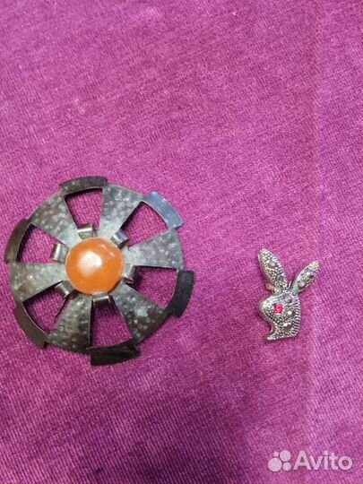 Броши и кулоны