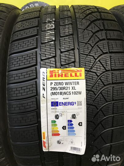Pirelli P Zero Winter 265/35 R21 и 295/30 R21 101W