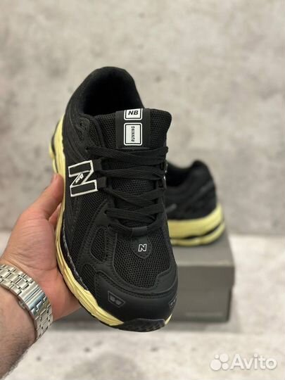 New Balance 1906R черные 41-45