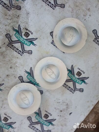 Колпачки на ступицу Лада