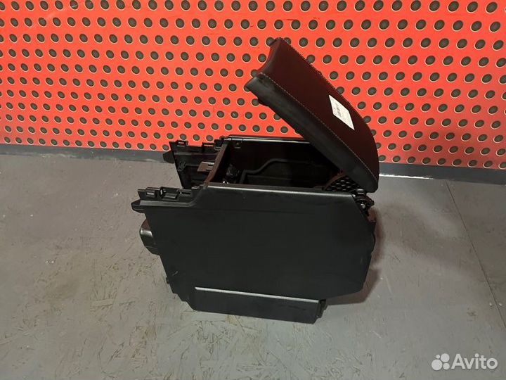 Подлокотник Lexus Rx 4 450Н 2021