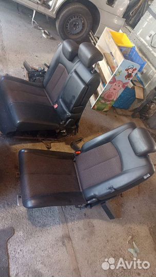 Сиденья 3-й ряд Nissan Elgrand PE52 VQ35DE 2011