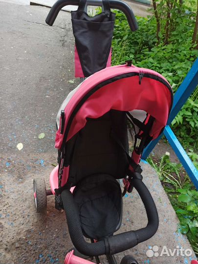 Трехколесный велосипед с ручкой