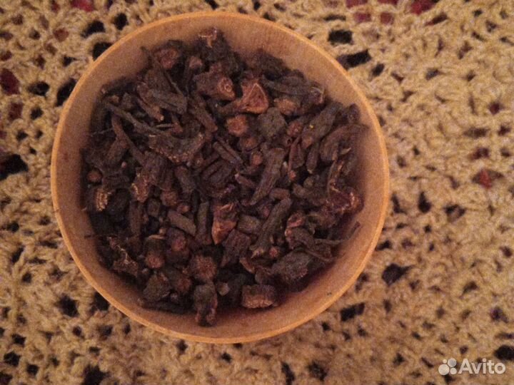 Окопник,Таволга,Крапива,Лопух,Пырей