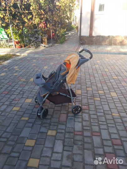Коляска прогулочная Graco