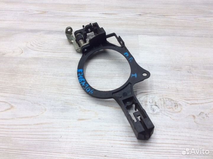 Кронштейн ручки передний правый Mitsubishi Lancer