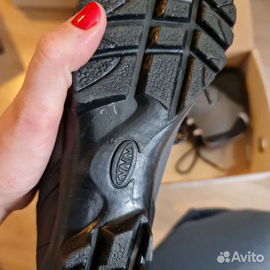 Лыжные ботинки