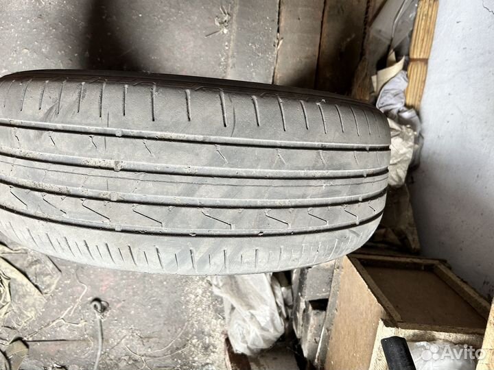 Hankook AL07+ 215/60 R16