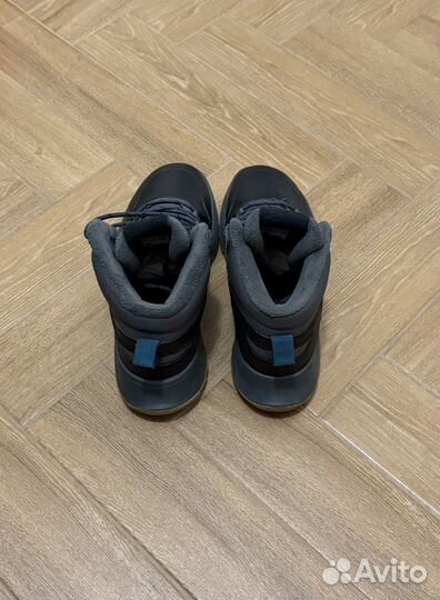 Кроссовки Adidas