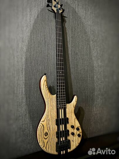 Бас гитара 4 струнная Cort A4 Ultra Ash с кейсом