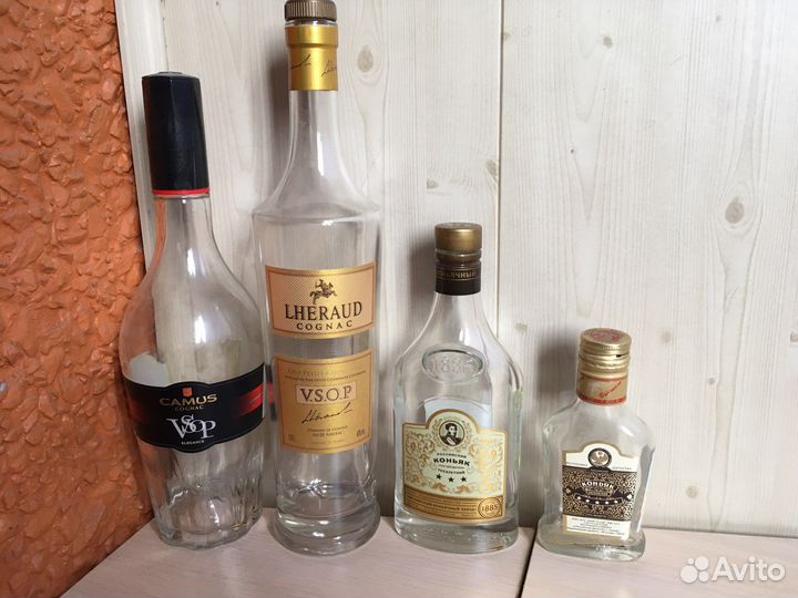 Бутылки пустые из под алкоголя