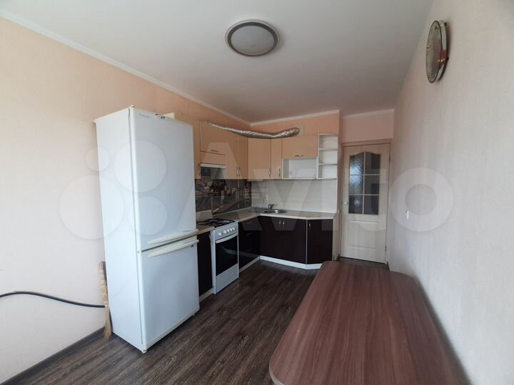 2-к. квартира, 57 м², 6/10 эт.