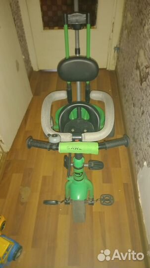 Детский велосипед с ручкой