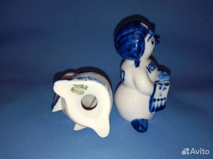 Статуэтка Известия снеговик-хоккеист Гжель