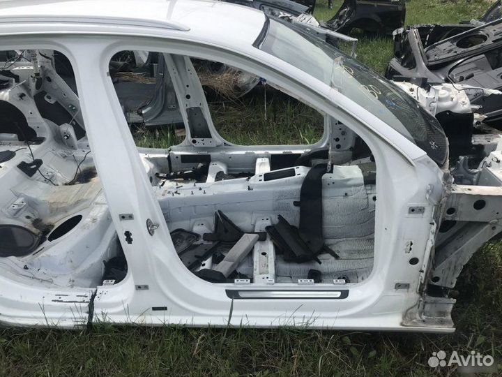 Порог с центральной стойкой правый Audi A4 B8