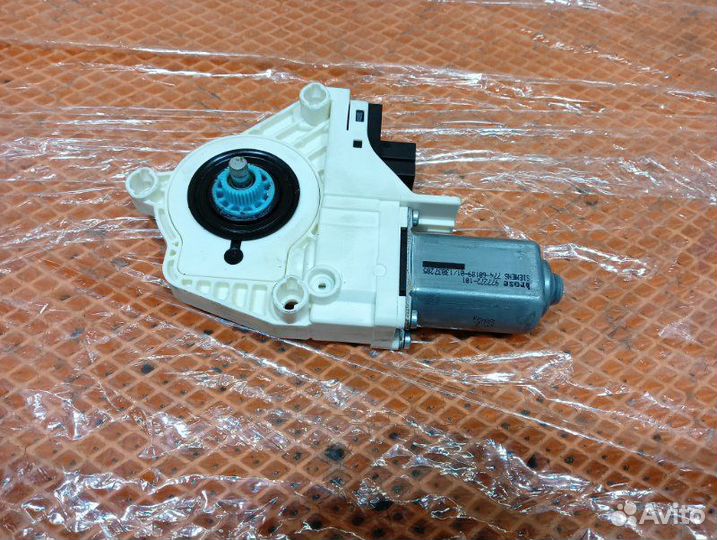 Моторчик Audi A6 C6 4F AUK 2007