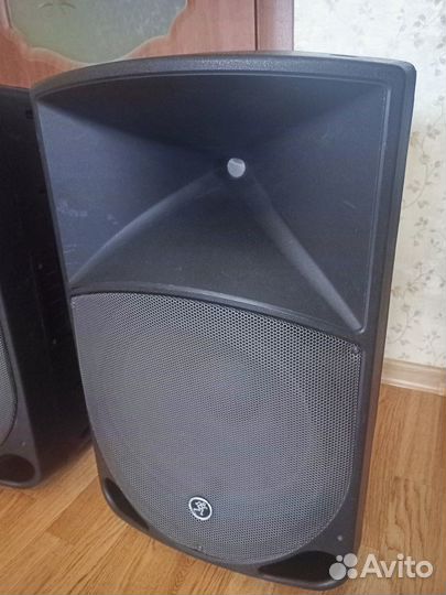 Активные 2 колонки Mackie thump th-15