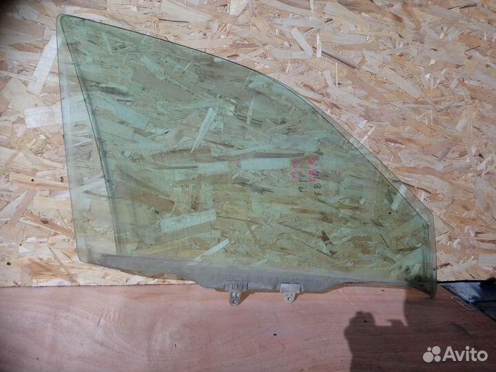 Стекло двери передней правой Nissan Sunny