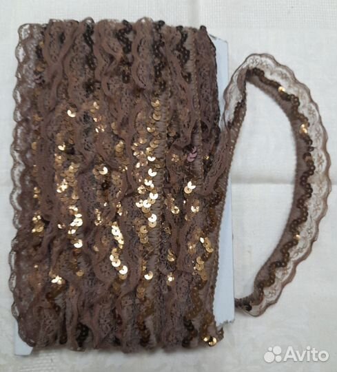 Кружево эластичное с пайетками