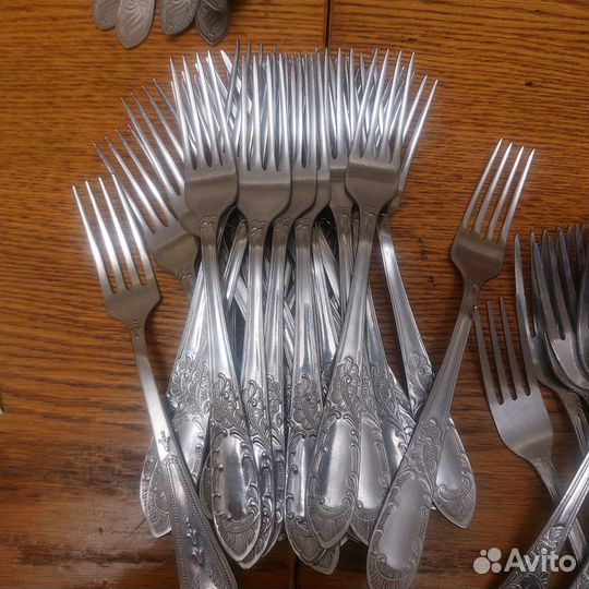Продам столовые приборы