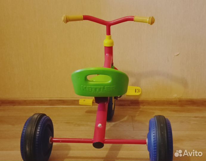 Детский трехколесный велосипед