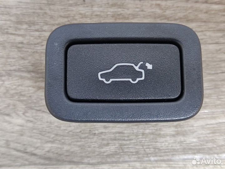 Кнопка открывания багажника volvo XC60 XC70 V70