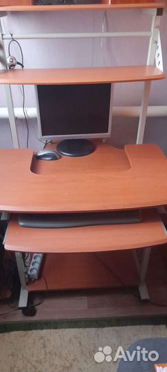 Компьютерный стол