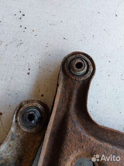 Передний рычаг Opel Omega B