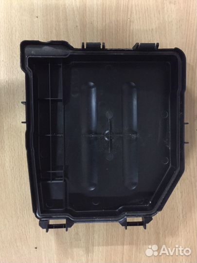 Корпус блока предохранителей Audi A8 D3