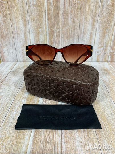 Солнцезащитные очки Bottega Veneta