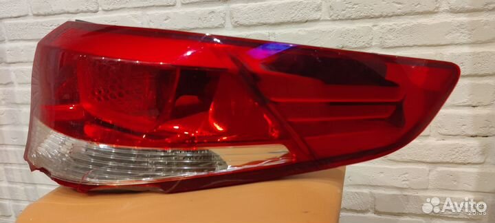 Фонарь задний правый kia rio 3