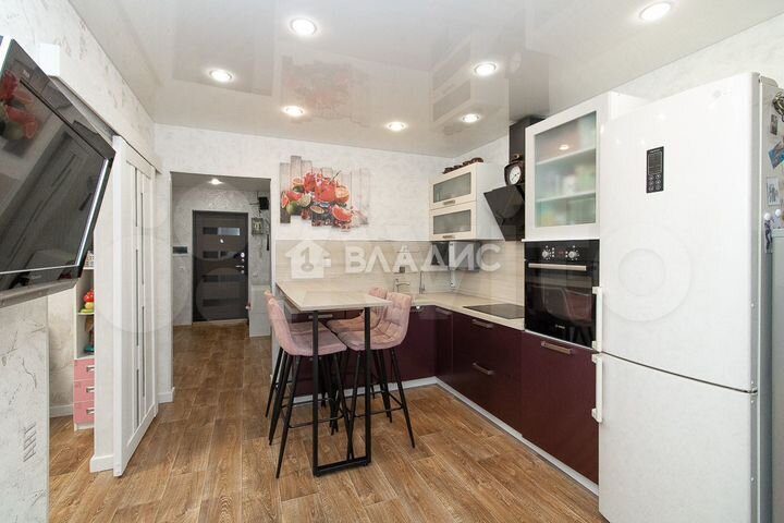 2-к. квартира, 57,1 м², 8/10 эт.