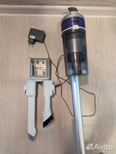 Пылесос ручной Samsung Jet 70 turbo