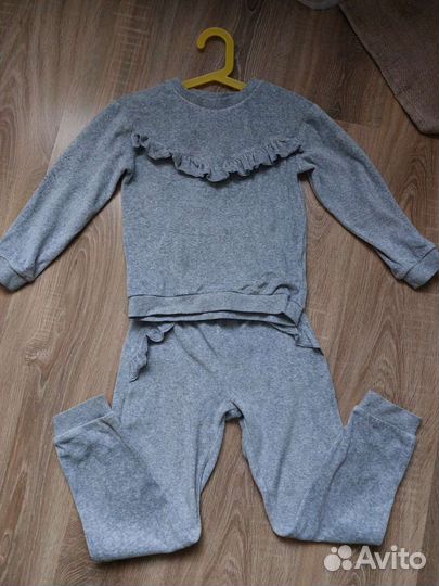 Спортивный костюм для двойни 122р