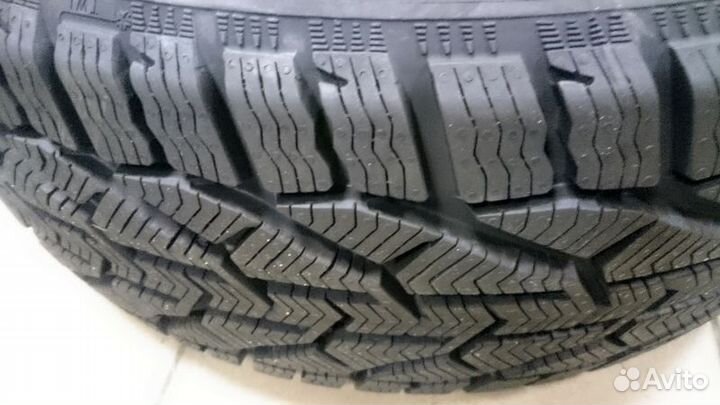 Tigar Winter 215/55 R17 98V