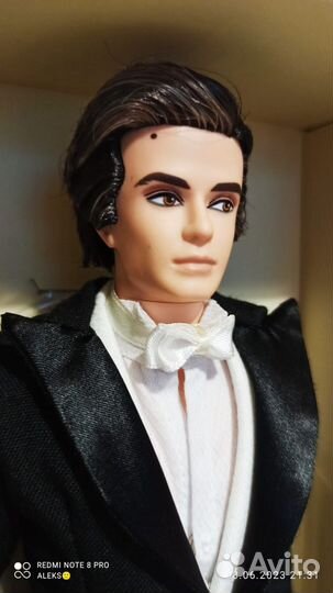 Ken Silkstone Tailored Tuxedo Ken (Кен в Смокинге)