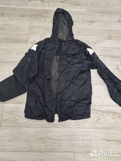 Штормовой костюм