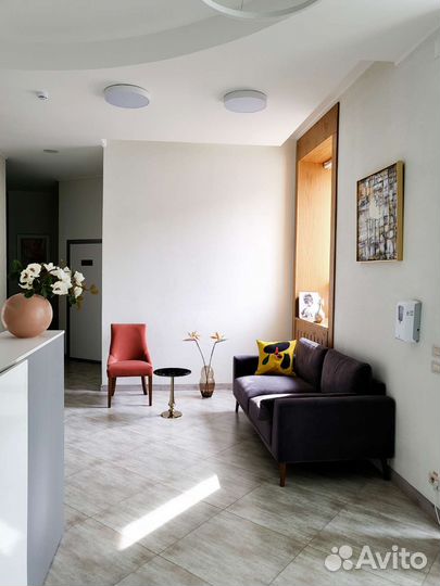 Картина акрил поталь лак в изысканной раме