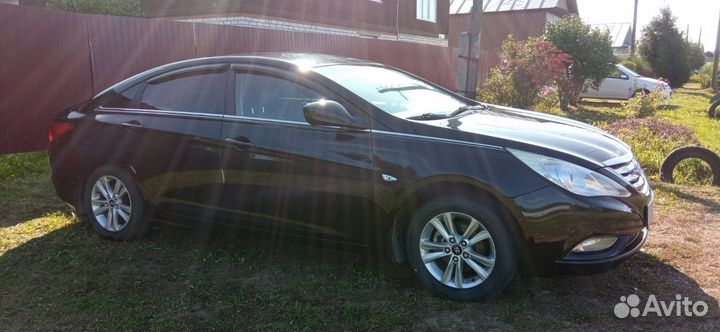 Hyundai Sonata, 2011