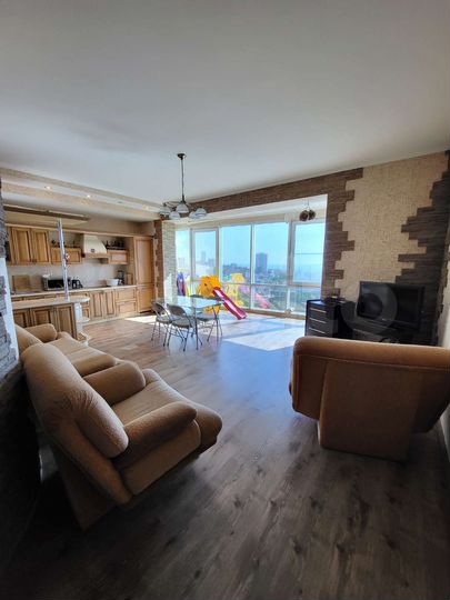 3-к. квартира, 100 м², 5/8 эт.