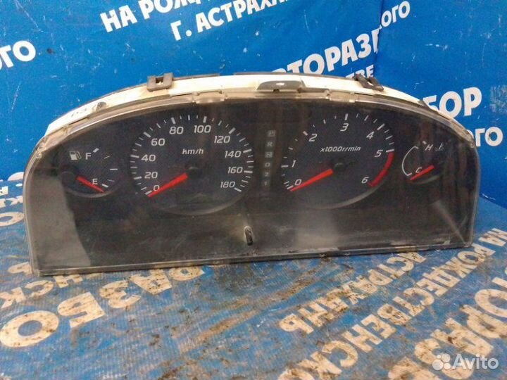 Панель приборов. Nissan Bassara универсал YD22