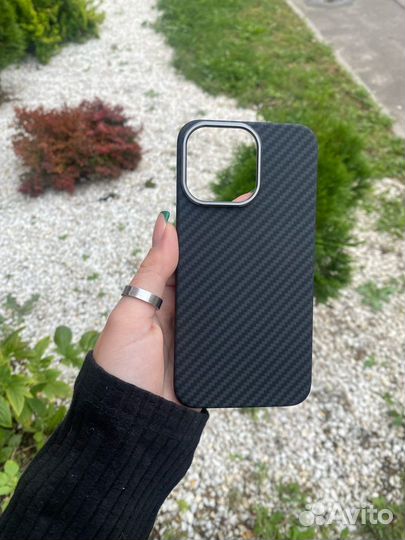 Карбоновый чехол фирмы K-DOO для iPhone 13 Pro