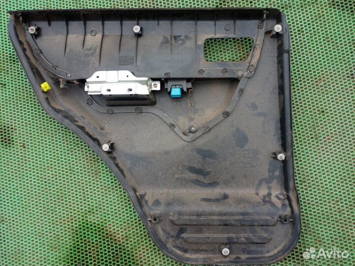 Обшивка карта двери задняя правая Great Wall Hover
