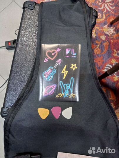 Гитара комплект чехол и аксессуары