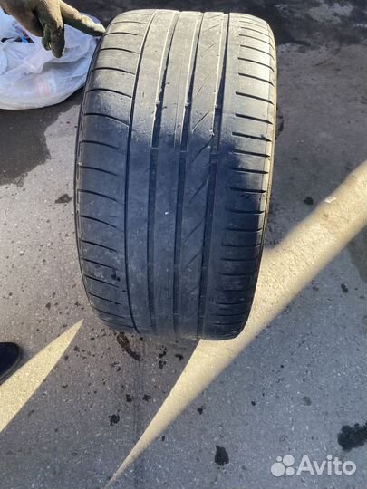 Bridgestone Dueler H/P Sport 315/35 R21 и 315/35 R21